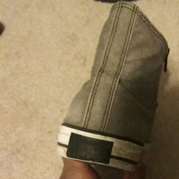 Converses - Picture 3 of 7